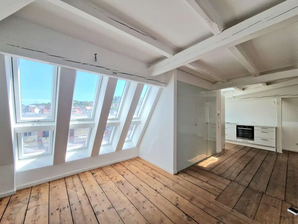 Exklusive Dachgeschoss-Maisonette in Stuttgart-Mitte, Mit großzügigem Balkon und Panoramablick