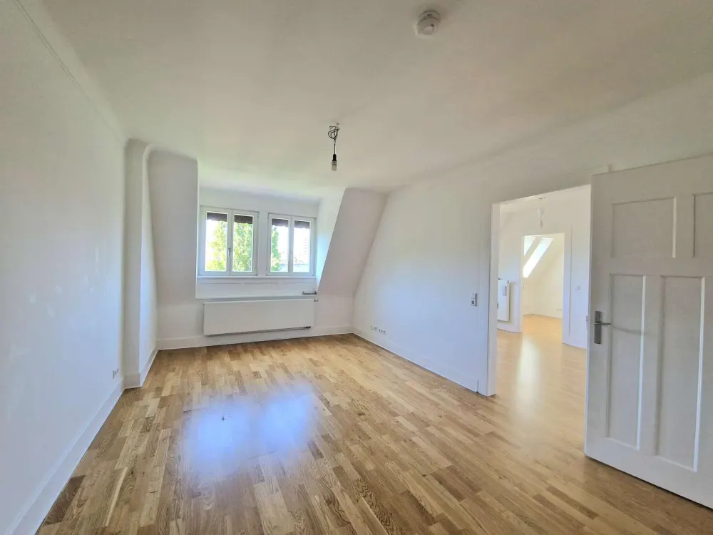 Exklusive Dachgeschoss-Maisonette in Stuttgart-Mitte, Mit großzügigem Balkon und Panoramablick