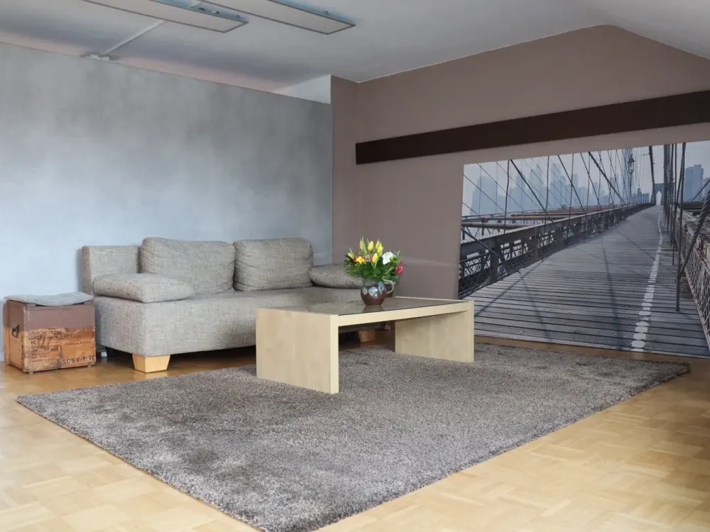 Stilvoll modernisiert: 1-Zimmer-Dachgeschosswohnung in Hannover