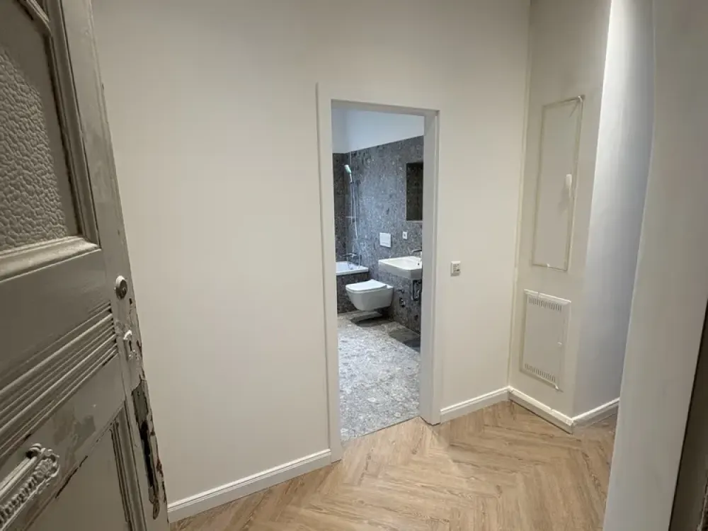 Exklusive, kernsanierte Wohnungen im stilvollen Altbau, 2-3 Zimmer, 60-90 m², gehobene Ausstattung