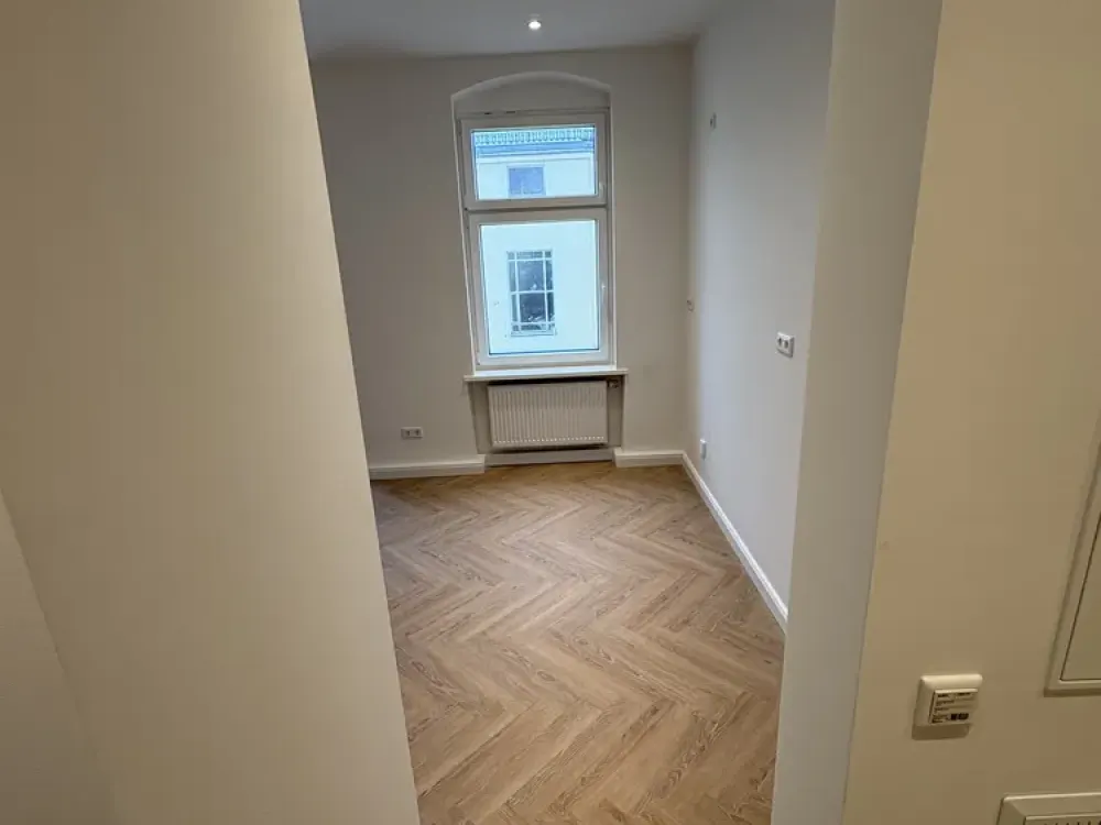 Exklusive, kernsanierte Wohnungen im stilvollen Altbau, 2-3 Zimmer, 60-90 m², gehobene Ausstattung