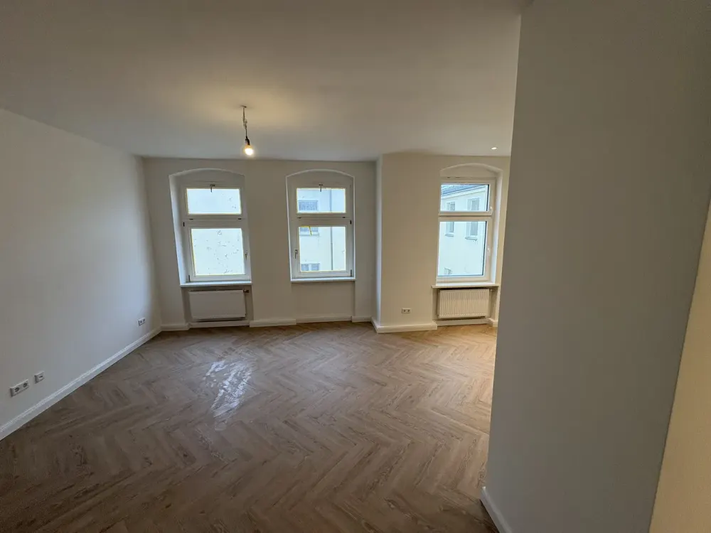 Exklusive, kernsanierte Wohnungen im stilvollen Altbau, 2-3 Zimmer, 60-90 m², gehobene Ausstattung