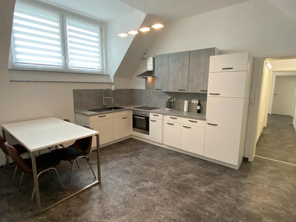Schöne 3-Zimmer-Maisonette-Wohnung mit Einbauküche