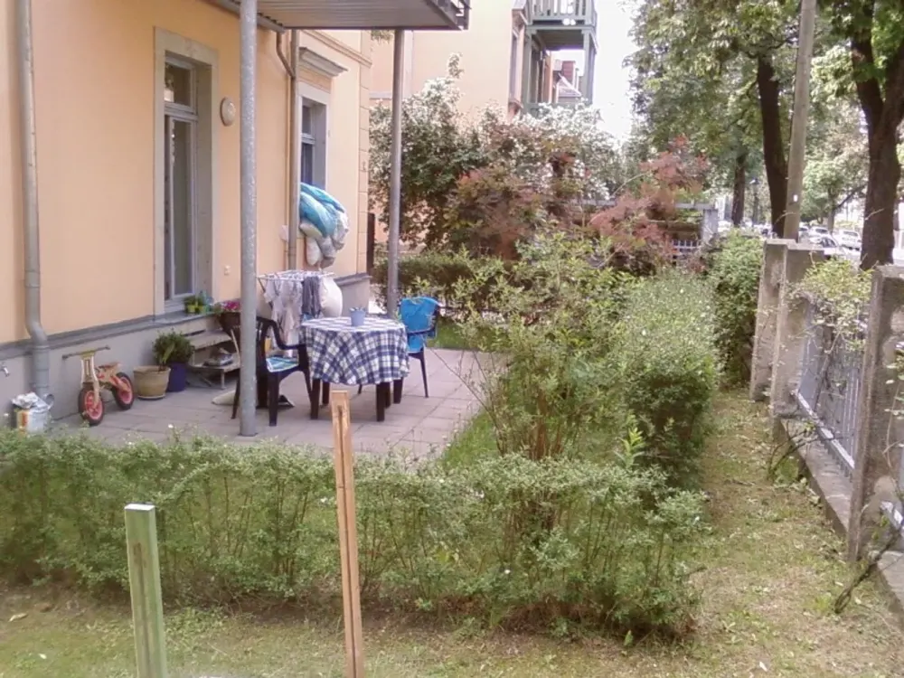 DD-Blasewitz well-maintained 2-room terrace apartment with garden and fitted kitchen