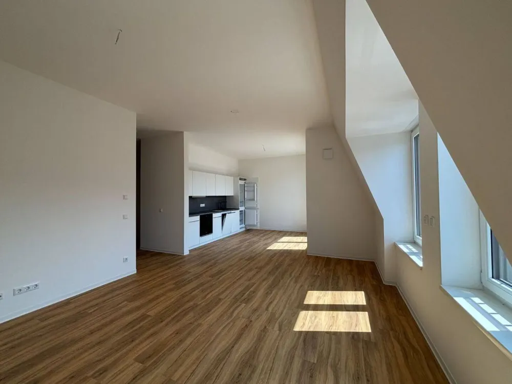 FIRST OCCUPANCY! High-quality 3-room apartment with daylight bathroom + fitted kitchen and balcony !!!