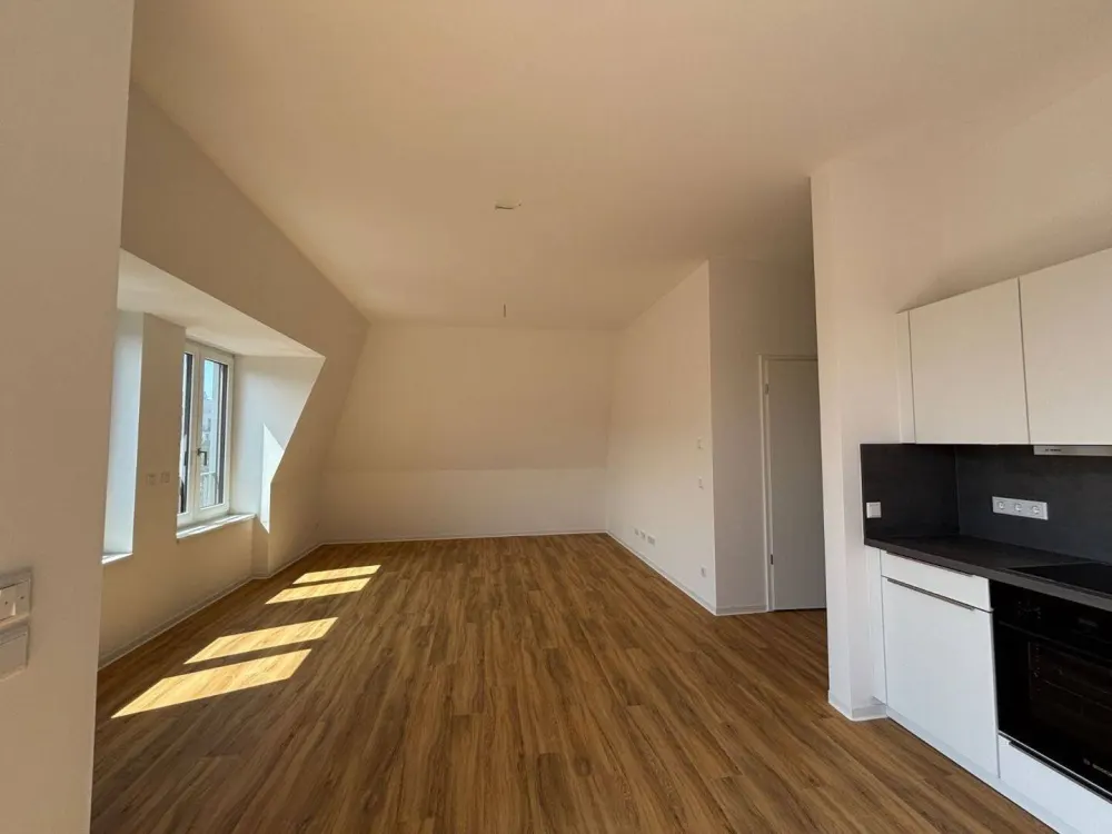 FIRST OCCUPANCY! High-quality 3-room apartment with daylight bathroom + fitted kitchen and balcony !!!