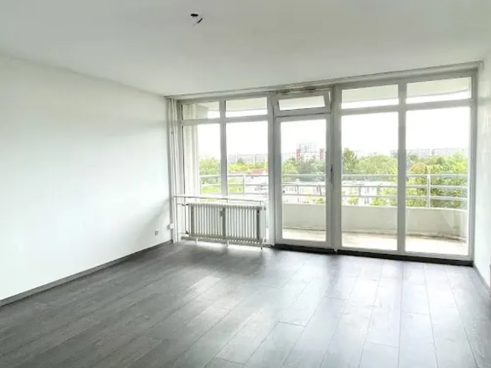 Exklusives 1-Zimmerwohnung mit Balkon in begehrter Lage Berlin-Gropiusstadt