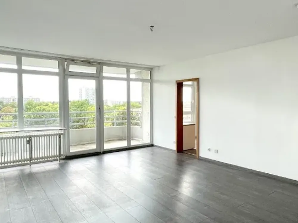Exklusives 1-Zimmerwohnung mit Balkon in begehrter Lage Berlin-Gropiusstadt
