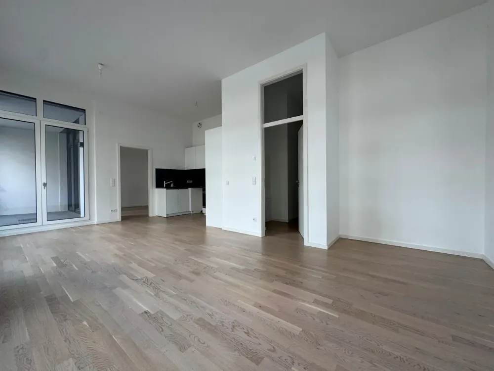 Großzügige Erdgeschoßwohnung mit Einbauküche und Loggia