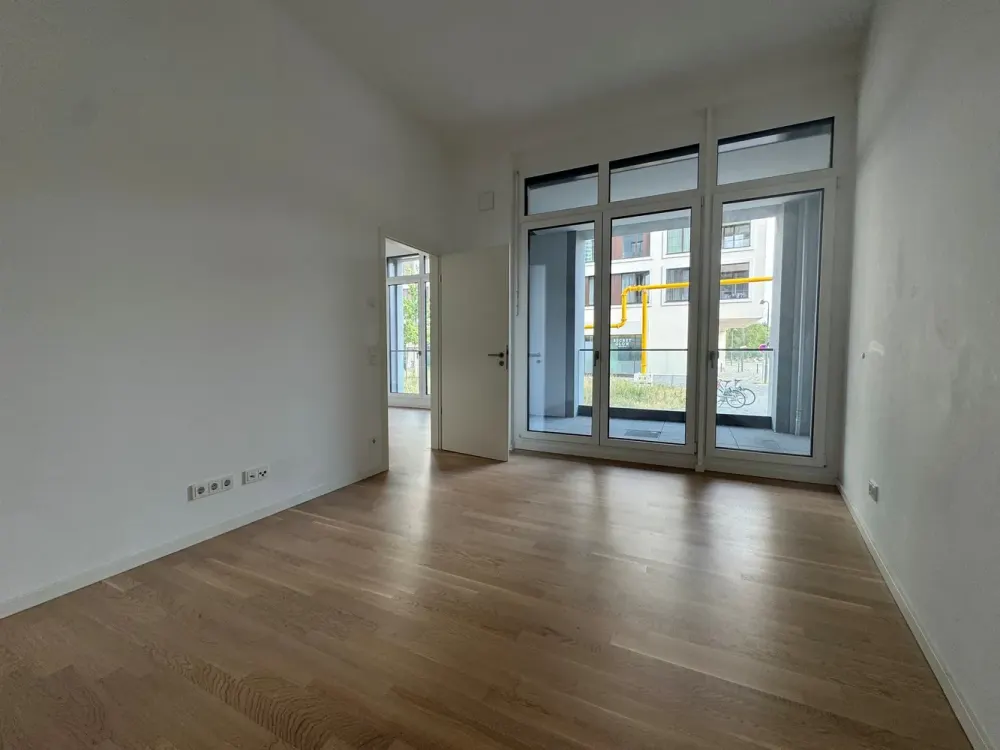 Großzügige Erdgeschoßwohnung mit Einbauküche und Loggia