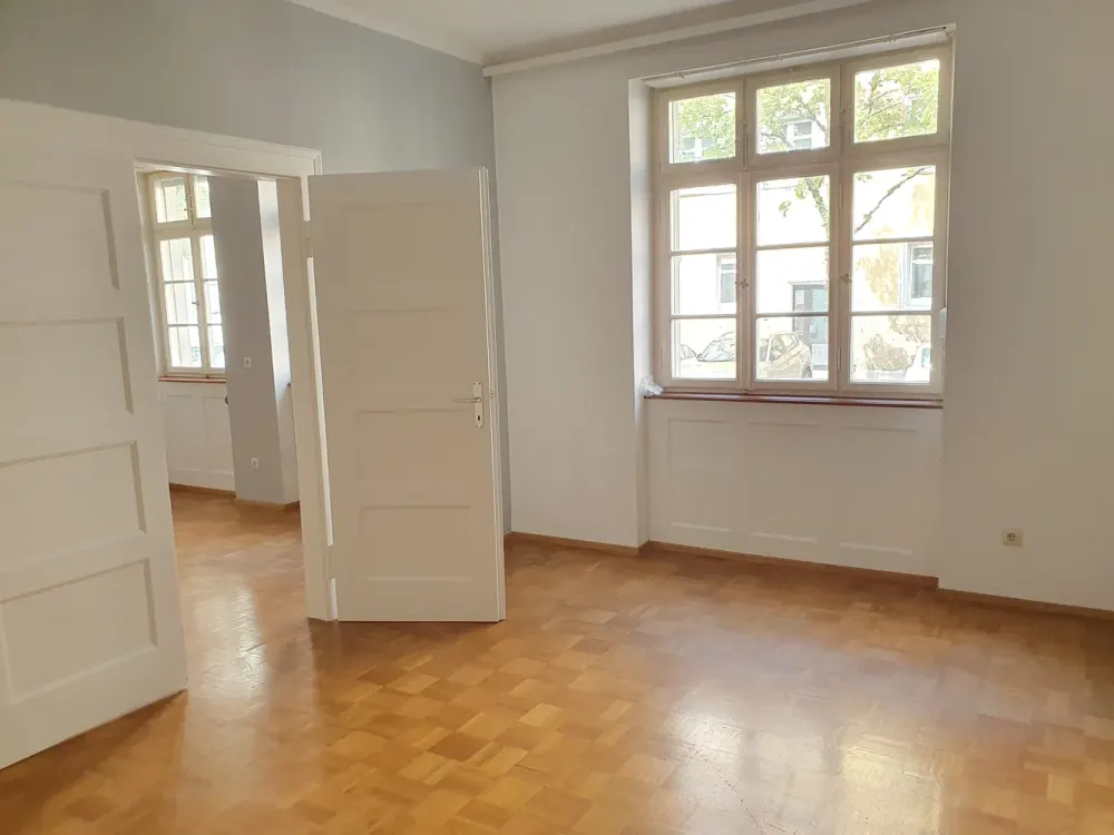 Spacious 4-Room Apartment in Karlsruhe