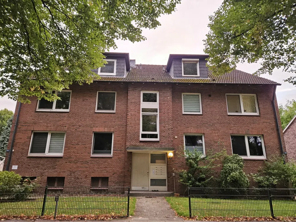 Wohnen mit Charakter: 2-Zimmer-Dachgeschosswohnung in Hamburg-Wilhelmsburg