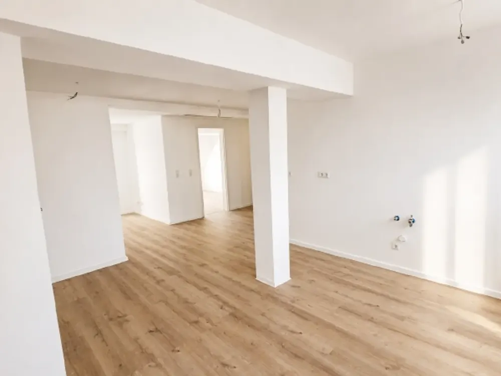 Stylish Attic Apartment in Prime Location, 4 Rooms at Erfurter Anger