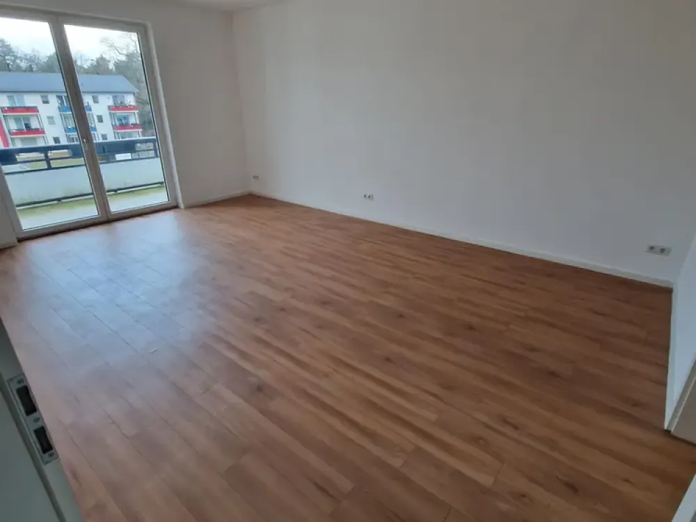 Helle 2-Zimmer-Wohnung mit Balkon und Tageslichtbad in Berlin-Spandau