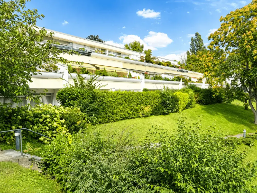 Befristete, frisch sanierte und möblierte Terrassenwohnung am Dianasee