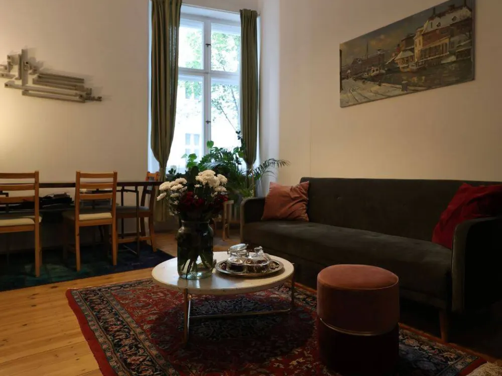 A Furnished Stylish Berlin Altbau just steps from Ku'damm