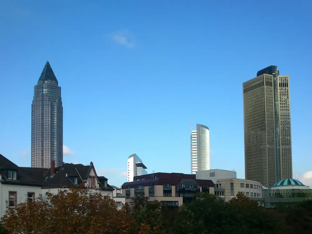 4 Zimmer Penthousewohnung vollmöbliert mit Kamin