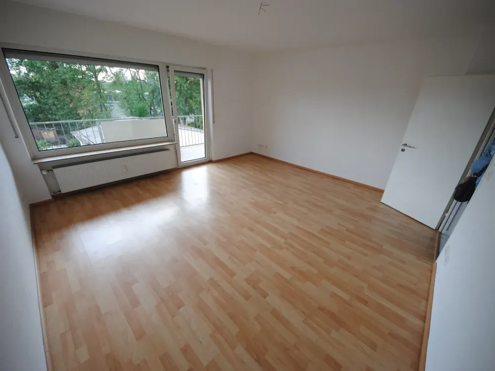 Schöne, Top-sanierte 2,5-Zi.-Whg. (65qm) mit Balkon in Mühlheim a./M. nähe Polizeischule