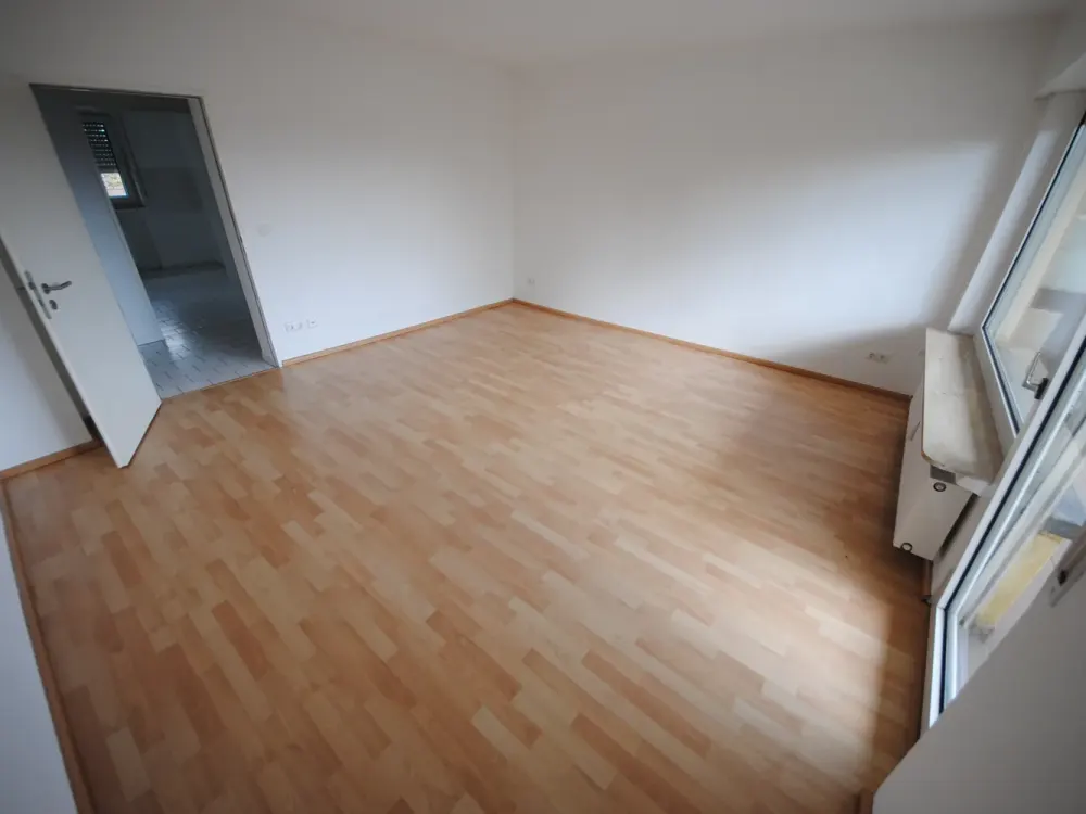 Schöne, Top-sanierte 2,5-Zi.-Whg. (65qm) mit Balkon in Mühlheim a./M. nähe Polizeischule