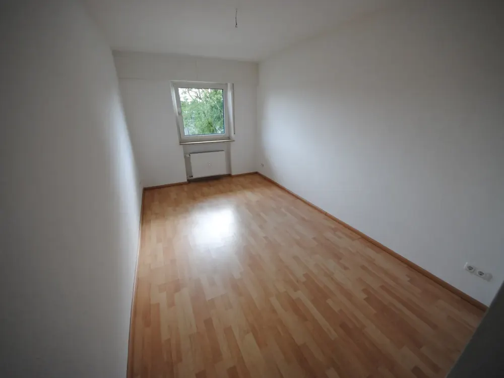 Schöne, Top-sanierte 2,5-Zi.-Whg. (65qm) mit Balkon in Mühlheim a./M. nähe Polizeischule