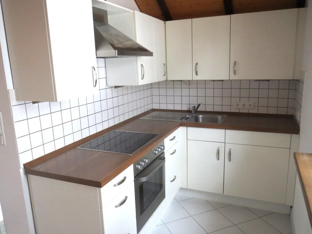 Einlieger-Wohnung, mit Einbauküche u. Freisitz im Garten, in Rödermark-Ober Roden