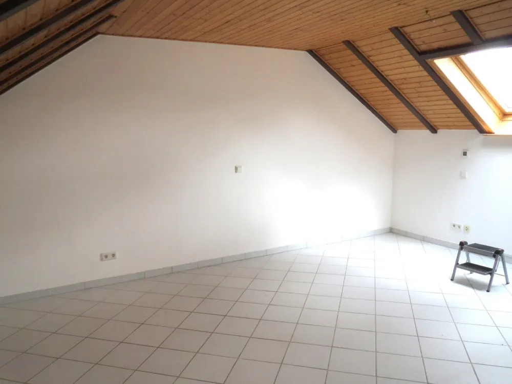 Einlieger-Wohnung, mit Einbauküche u. Freisitz im Garten, in Rödermark-Ober Roden