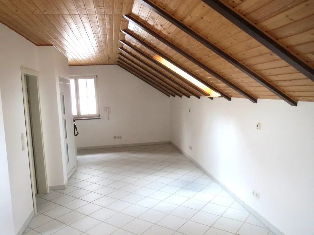 Einlieger-Wohnung, mit Einbauküche u. Freisitz im Garten, in Rödermark-Ober Roden