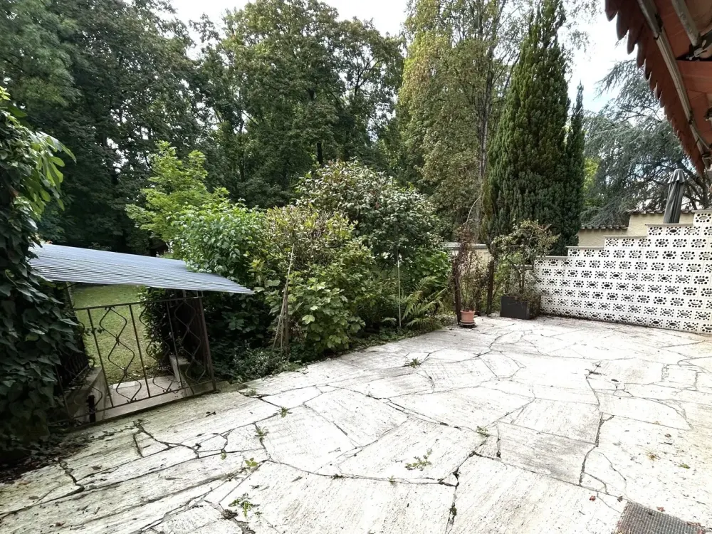 3 Zimmer Wohnung mit Terrasse direkt am Hanauer Schlossgarten