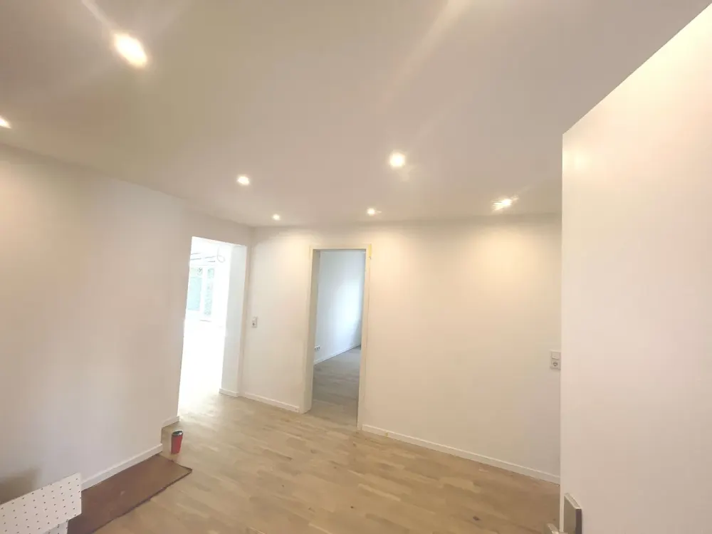 Komplett NEU RENOVIERTE 4,5-Zi-Whg. mit NEUER EINBAUKÜCHE, Wintergarten Terrasse