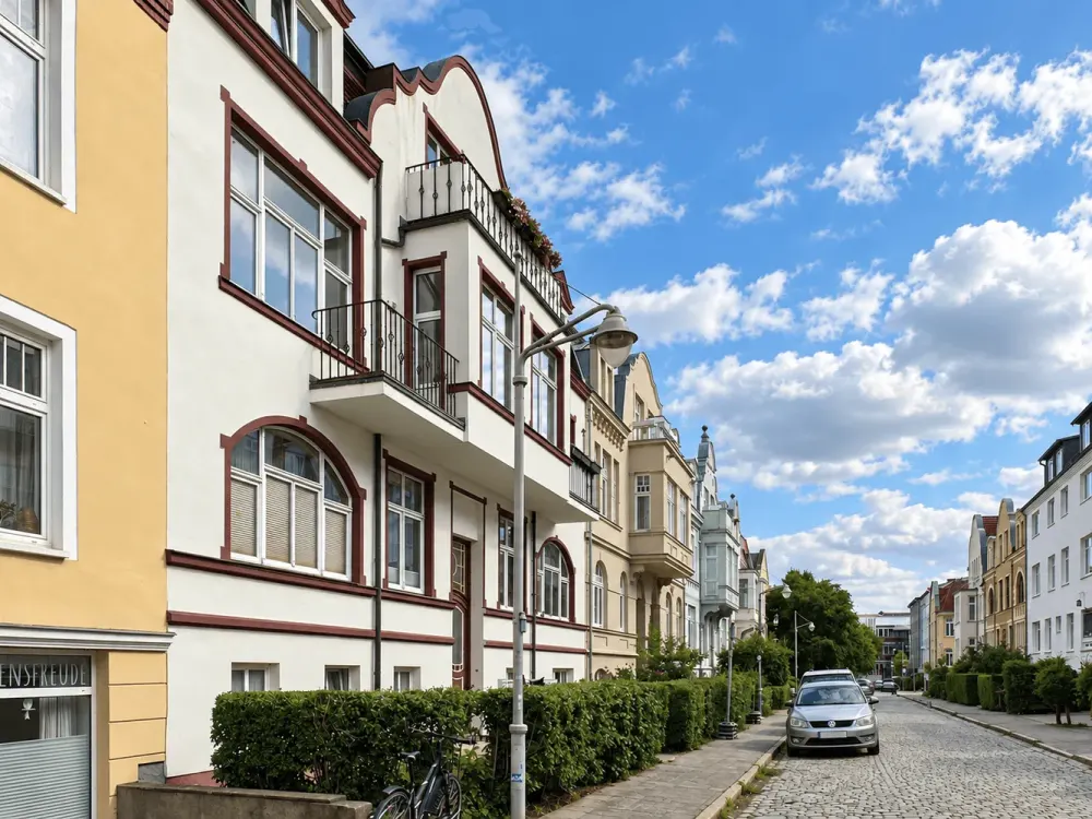 Repräsentative 3-Zimmer-Altbauwohnung mit Balkon im Rostocker Bahnhofsviertel