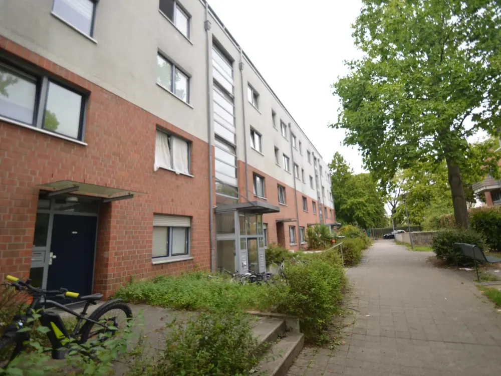 Helle geräumige 3-Zimmerwohnung mit Loggia und Tiefgaragenstellplatz!
