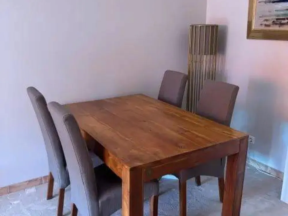 Helle voll möblierte 2-Zimmer-Wohnung 52 m² mit großem Balkon | S