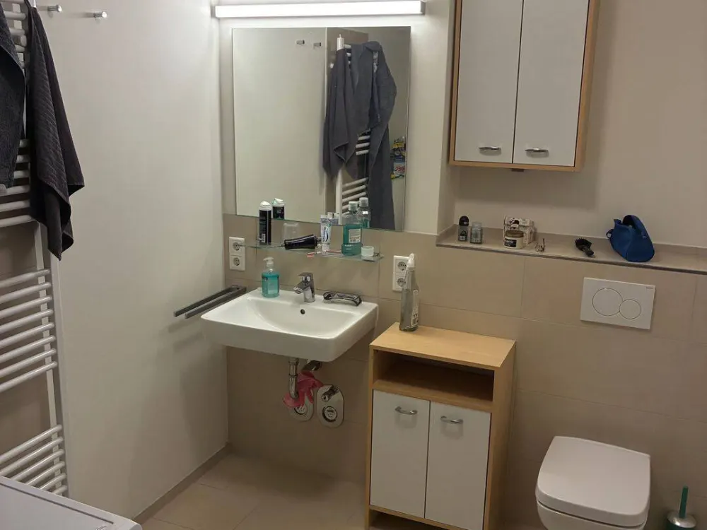 1.5 Zimmer Neubau, hochwertige Ausstattung, neuewertige EBK