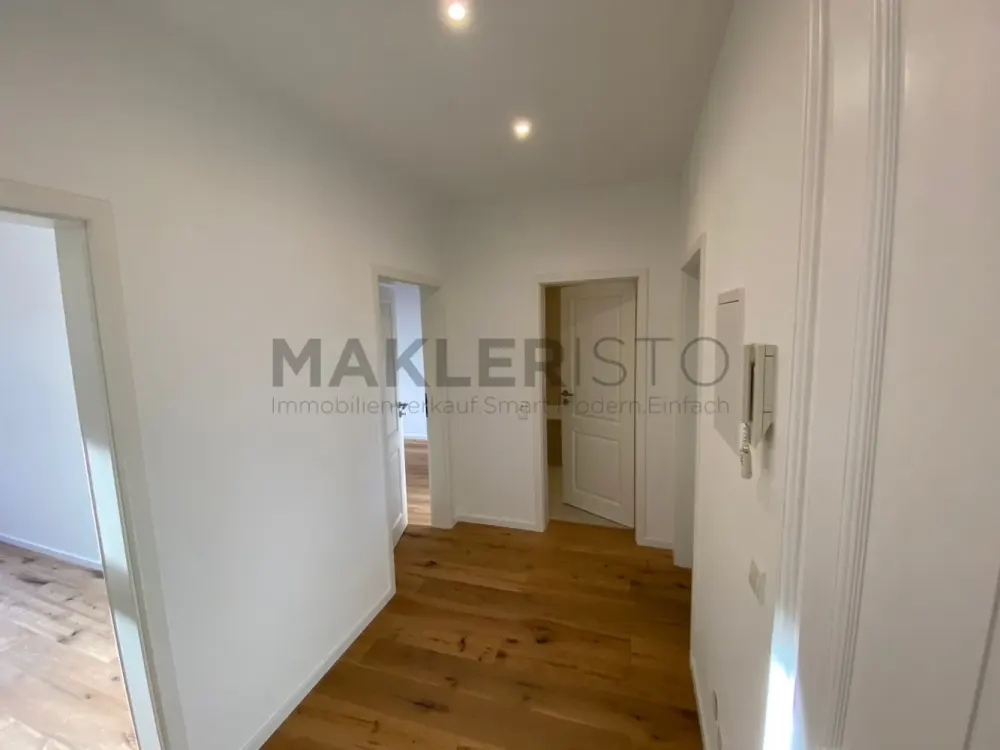 ***Komplett sanierte Wohnung mit zwei Balkonen wartet auf Sie!***