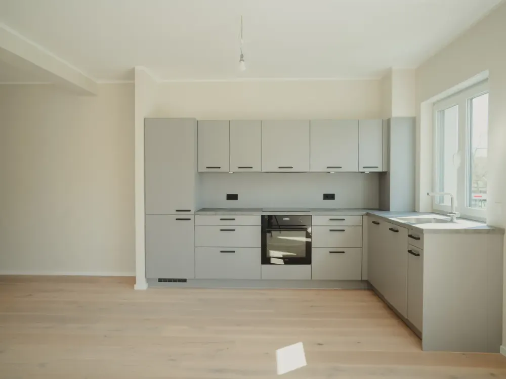 Stilvolle 2-Zimmer-Wohnung mit Balkon & Einbauküche in Teltow