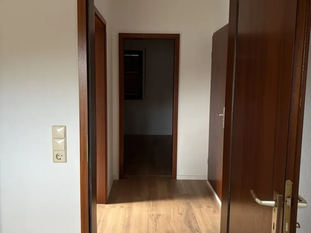 Charmante 2-Zimmer-Wohnung mit großem Balkon & Fußbodenheizung im gepflegten Mehrfamilienhaus