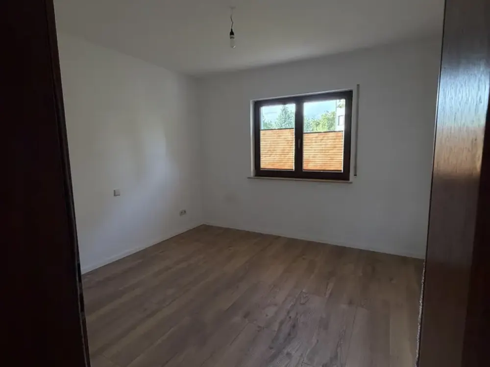 Charmante 2-Zimmer-Wohnung mit großem Balkon & Fußbodenheizung im gepflegten Mehrfamilienhaus