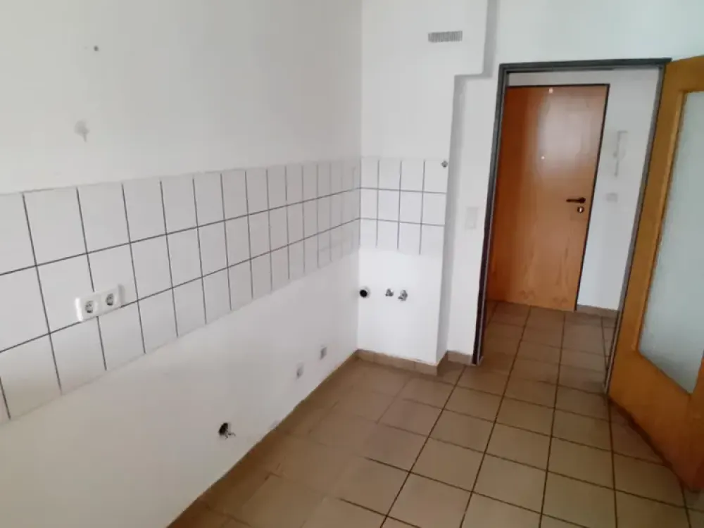 Spacious 3-Room Apartment, Optional with Garage in a Good Residential Area
