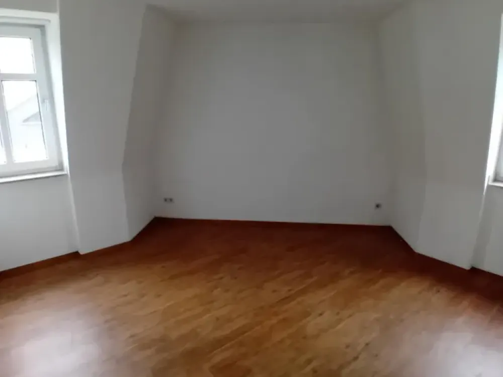 Spacious 3-Room Apartment, Optional with Garage in a Good Residential Area