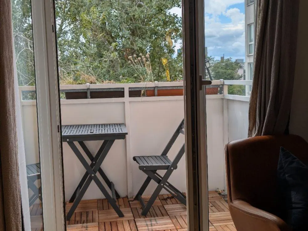 Stilvolle Wohnung in Charlottenburg mit Balkon (01.10 - 31.01)