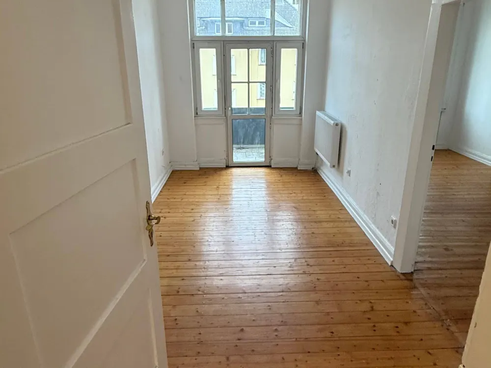 Spacious 4-Room Apartment for Students (Ground Floor Suitable) or Families Holländische Straße