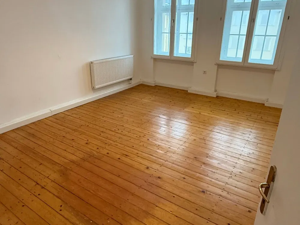 Spacious 4-Room Apartment for Students (Ground Floor Suitable) or Families Holländische Straße