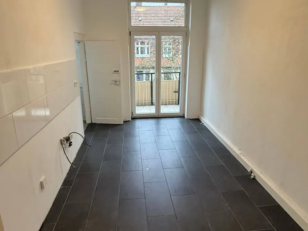 Spacious 4-Room Apartment for Students (Ground Floor Suitable) or Families Holländische Straße