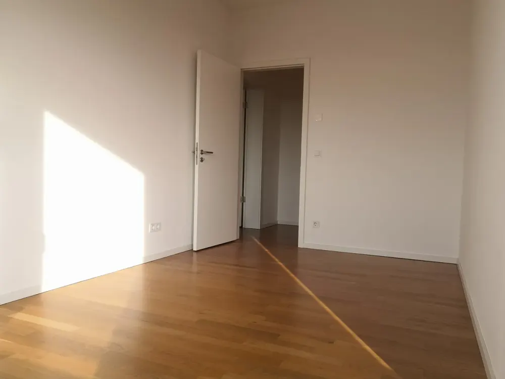 Spacious 3-Room Apartment for Rent in Winterhude - Wentzel Dr.