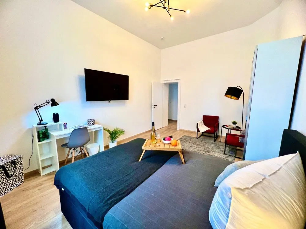 2 Zimmerwohnung möbliert in Frankfurt Innenstadt / WG möglich