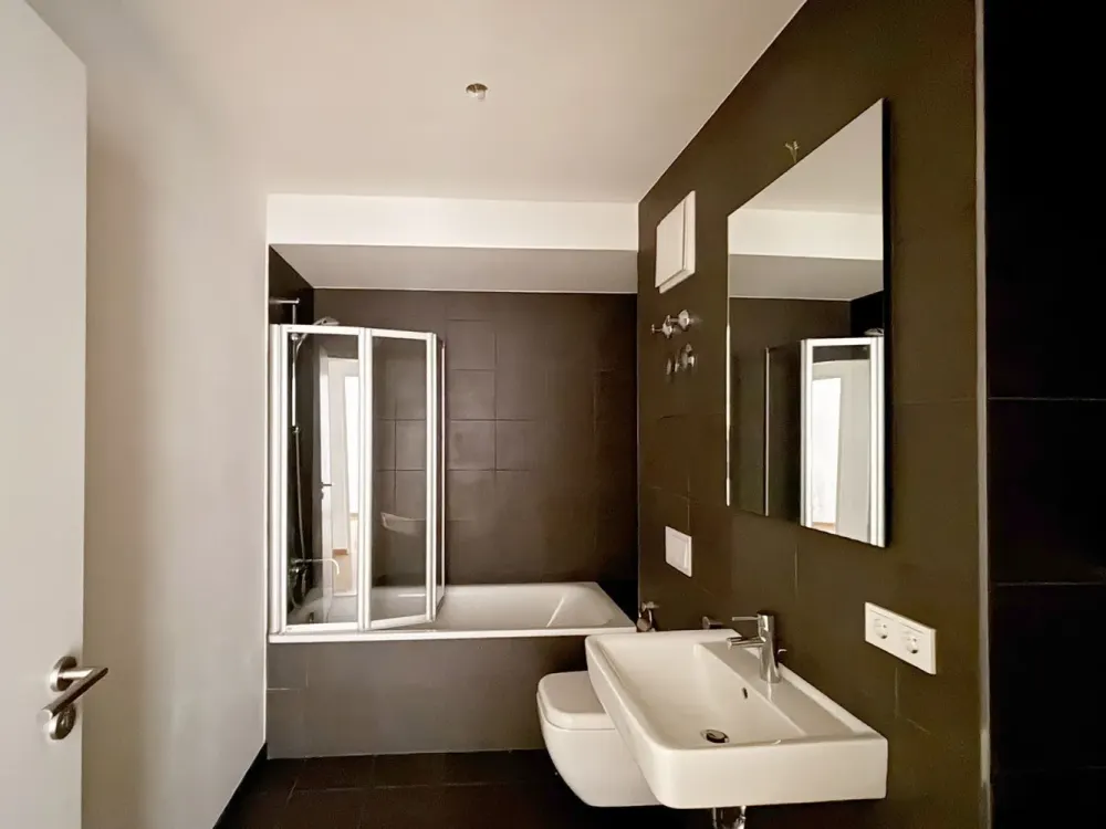 - Wohnen im Herzen von Stuttgart - Großzügige, moderne 3-Zimmer-Wohnung