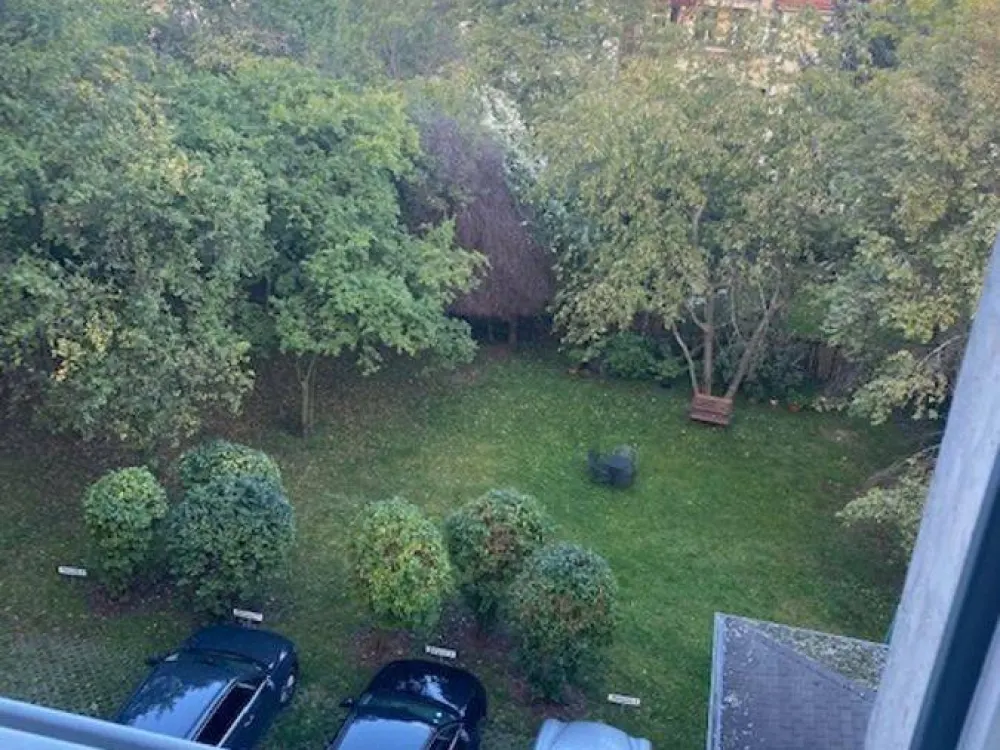 Hübsches kleines Dachgeschoss zu vermieten und nicht weit zum Großen Garten!
