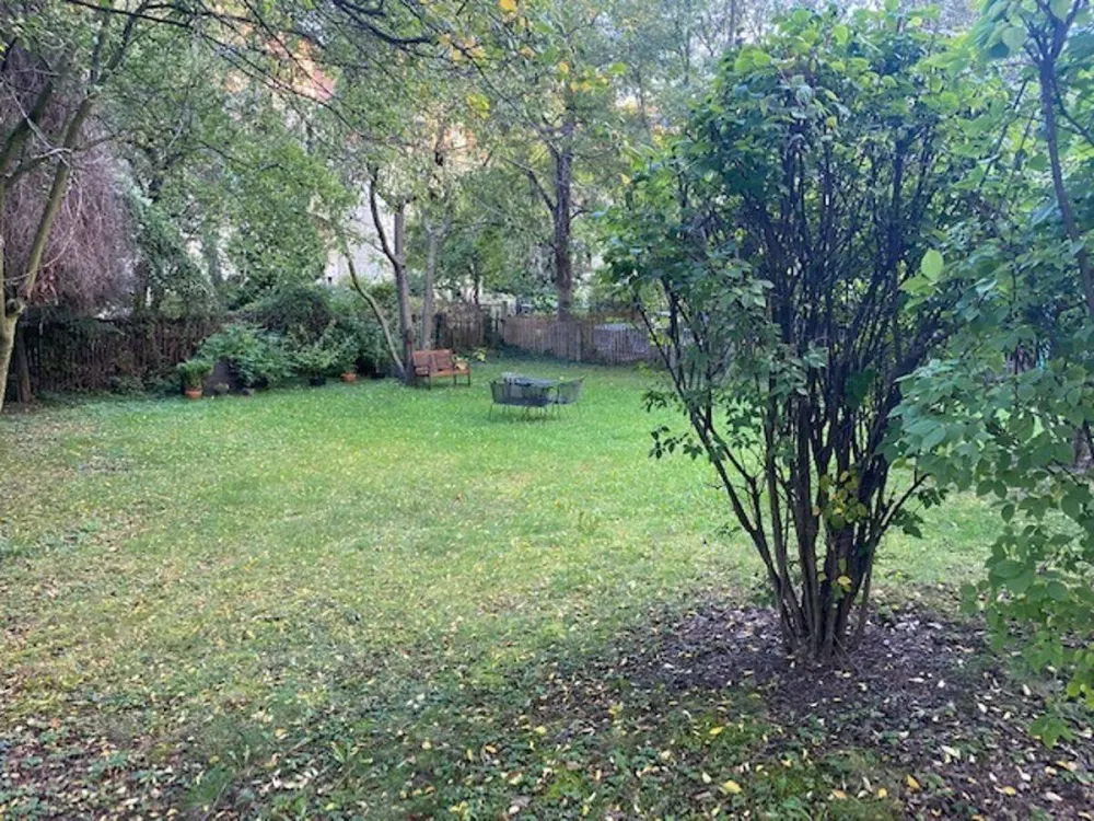 Hübsches kleines Dachgeschoss zu vermieten und nicht weit zum Großen Garten!