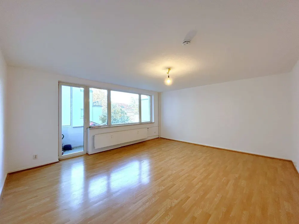 Großzügige 4 Zimmerwohnung mit Balkon | Zwischen Mitte und Südstadt!