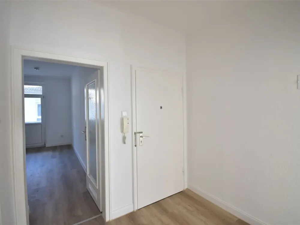 Frisch renoviert! 2-Zimmer-Wohnung mit Balkon